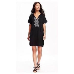 Old Navy Embroidered Shift Dress